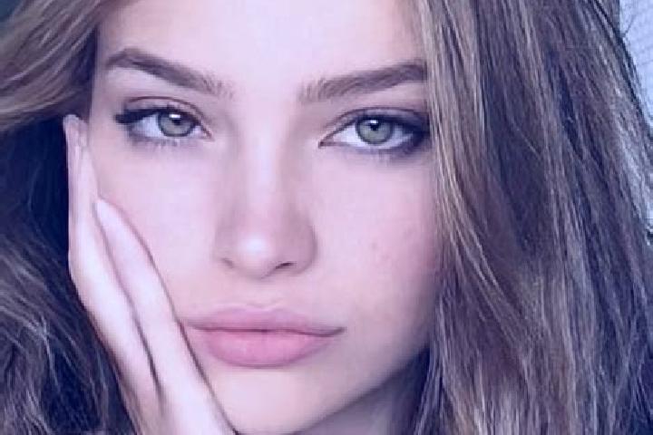 Emma, 28, a dark blonde dark-eyed mixed companion based in Arimatea. Offering 69, Roleplay, CIM, Party Girl. Available for incall and outcall, overnight book...