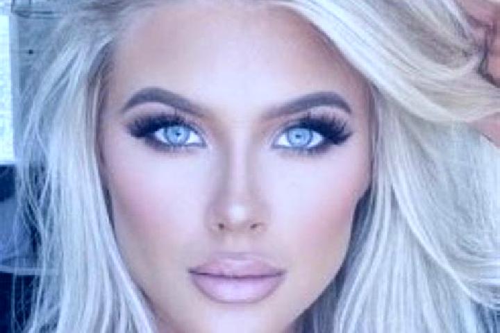 Emma, 28, a platinum blonde hazel-eyed mediterranean companion based in Currais. Offering Massage, Duos, Overnight, Girlfriend Experience. Available for inca...