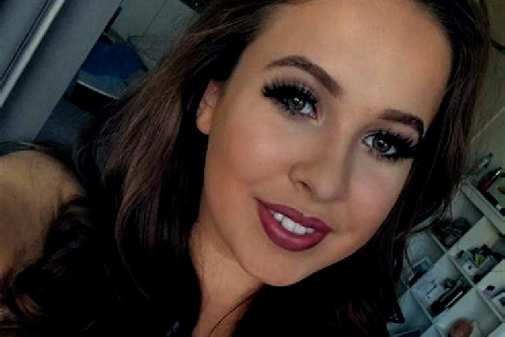 Emma, 28, a red grey-eyed slavic companion based in Cigiltepe. Offering BDSM, Party Girl, Erotic Massage. Available for incall and outcall, day and evening d...