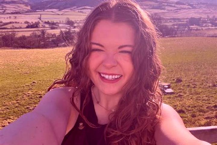 Emma, 28 — Escort in Gwynn, United States