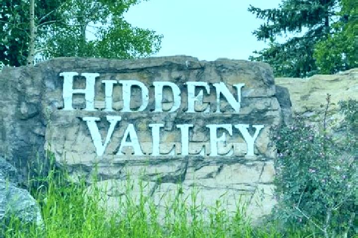 Emma, 28 — Escort in Hidden Valley, Canada