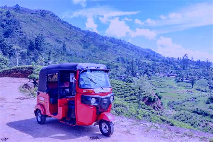 Emma, 28 — Escort in Tuktuk Sonak, Indonesia