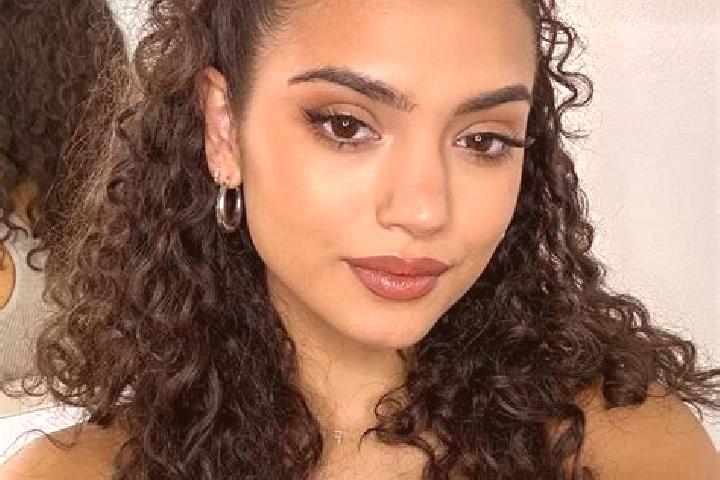 Emma, 29, a chestnut amber-eyed asian companion based in Rizos de la Joya (Rizos del Saucillo). Offering Massage, Travel Companion, Roleplay. Available for i...