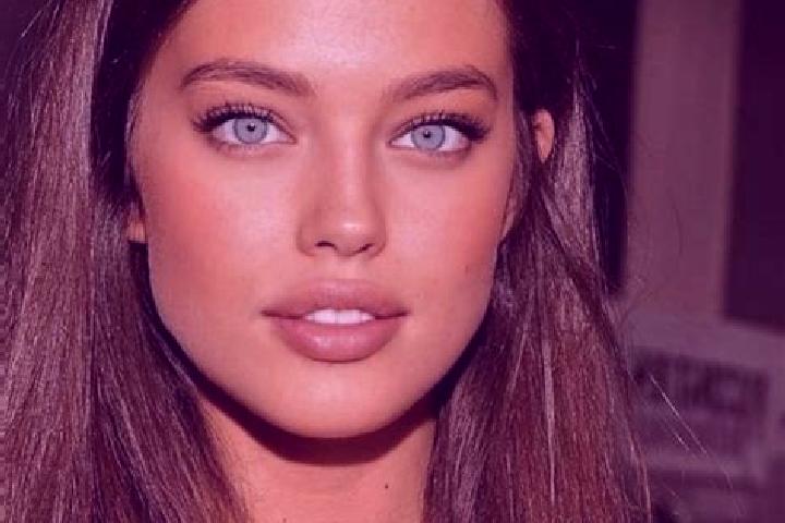 Emma, 29, a chestnut green-eyed middle eastern companion based in Desarmes. Offering Overnight, Travel Companion, Deep French Kissing. Available for incall a...