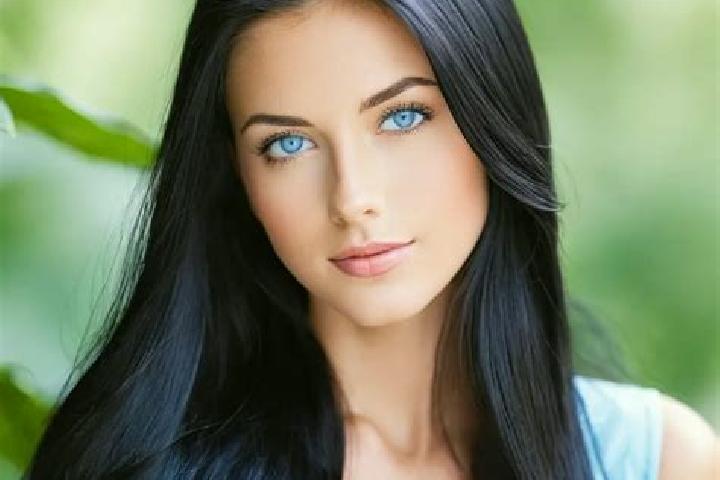 Emma, 29, a red dark-eyed mediterranean companion based in Jablunkov. Offering Party Girl, Overnight. Available for incall and outcall, overnight bookings av...