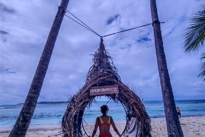 Emma, 29 — Escort in Thulusdhoo, Maldives