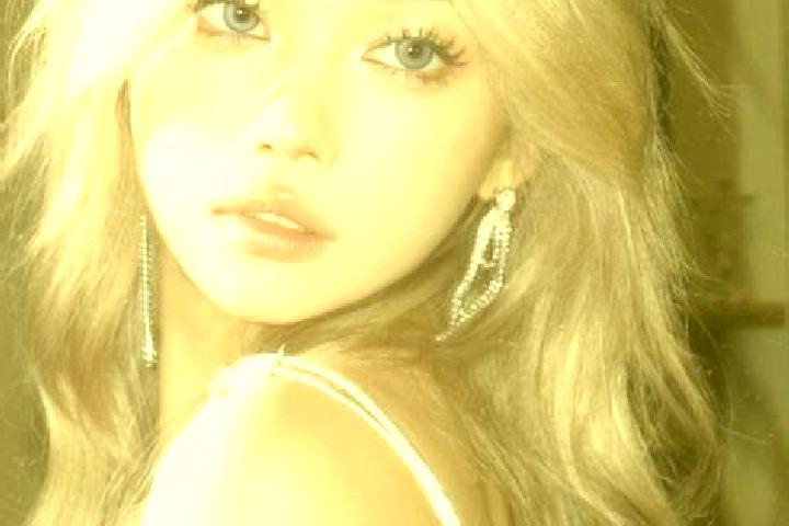 Emma, 30, a blonde grey-eyed asian companion based in Agua Doce do Norte. Offering Travel Companion, Duos, Deep French Kissing, Party Girl. Available for inc...