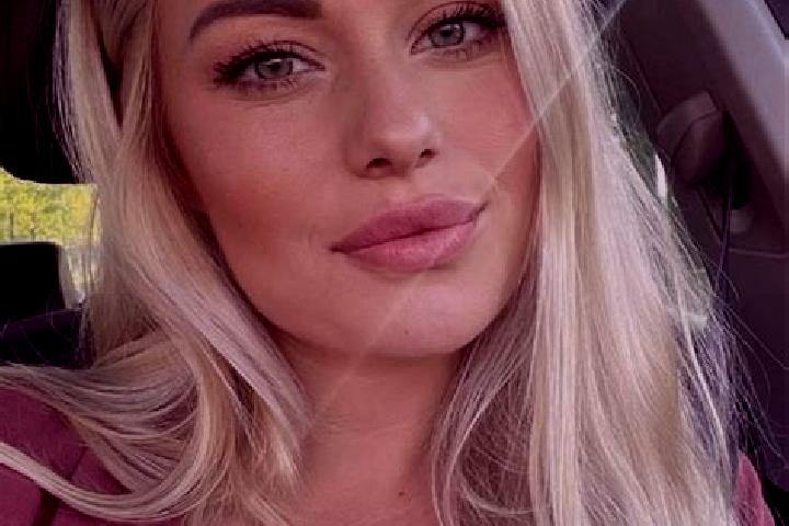 Emma, 30, a blonde hazel-eyed caucasian companion based in Makum. Offering CIM, Travel Companion, Prostate Massage, Domination. Available for incall and outc...