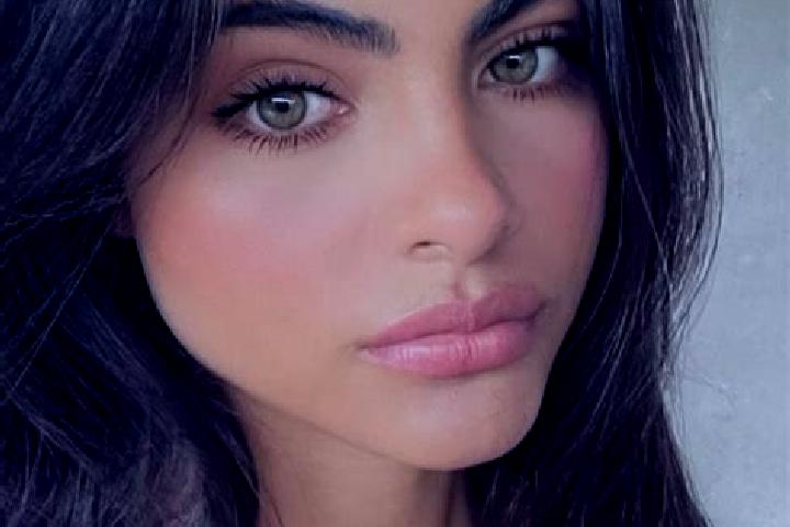 Emma, 30, a brunette grey-eyed indian companion based in Wangting. Offering BDSM, Overnight, Erotic Massage, Fetish. Available for incall and outcall, day an...
