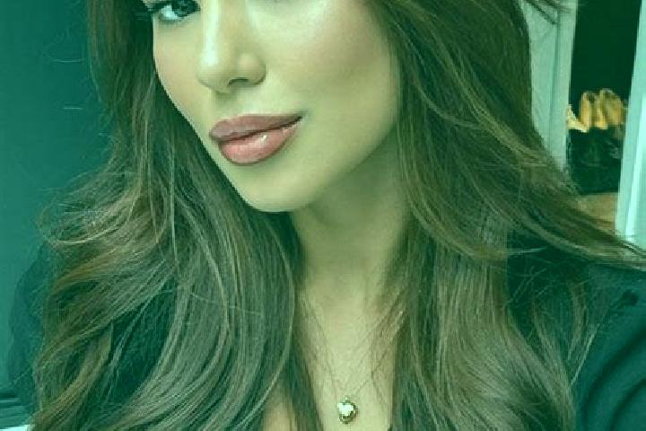 Emma, 30, a chestnut dark-eyed latina companion based in Vaestra Hagen. Offering Travel Companion, A-Level, Party Girl, Deep French Kissing. Available for in...