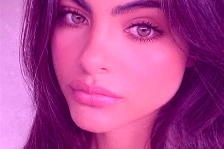 Emma, 31, a brunette green-eyed latina companion based in Pochinok. Offering GFE, Erotic Massage, Roleplay. Available for incall and outcall, day and evening...