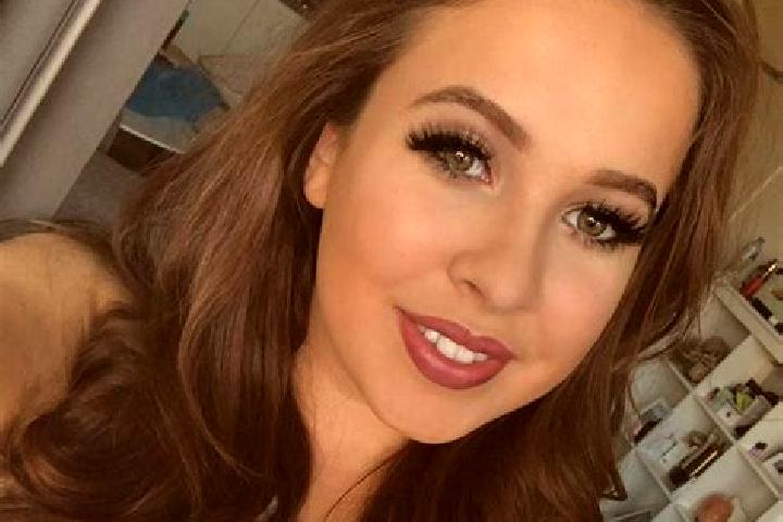 Emma, 31, a red dark-eyed european companion based in San Bartolito Tlaltelolco. Offering Party Girl, GFE, CIM, Erotic Massage, Overnight. Available for inca...