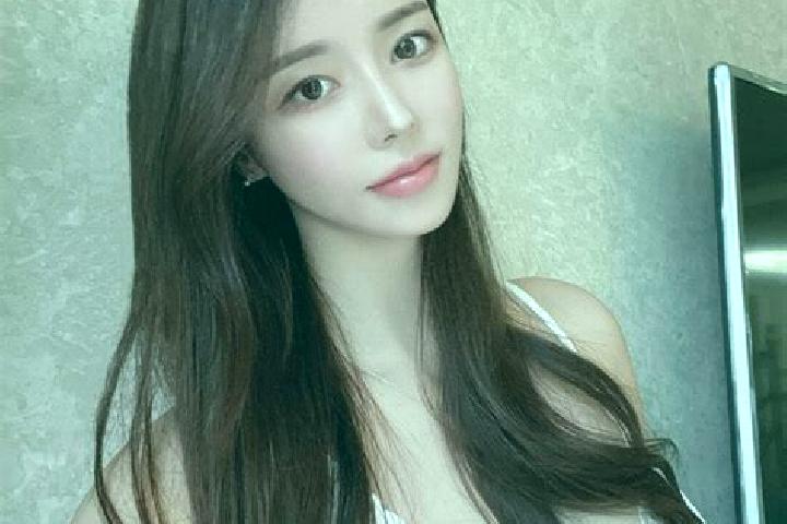 Emma, 31 — Escort in Longcang, China