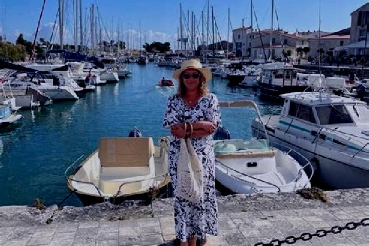 Emma, 31 — Escort in Virieu, France