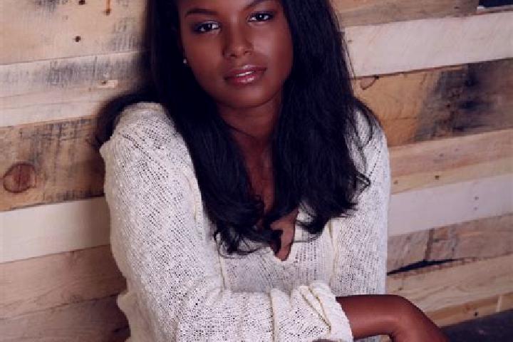 Emma, 32, a black dark-eyed ebony companion based in Reichstett. Offering CIM, Tantra, Party Girl. Available for incall and outcall, day and evening dates.