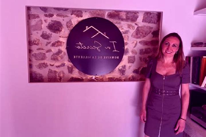 Emma, 32 — Escort in Dunieres, France