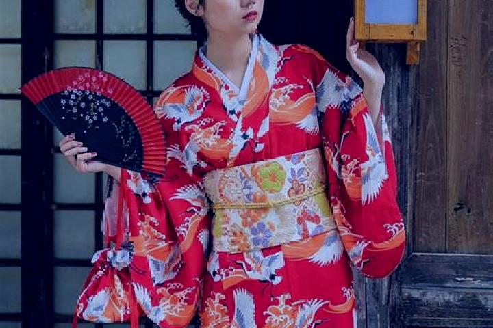 Emma, 32 — Escort in Komono, Japan