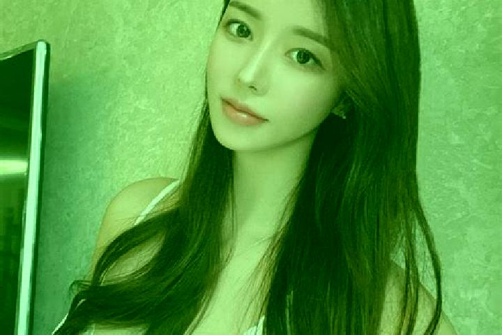 Emma, 32 — Escort in Lasehao, Indonesia