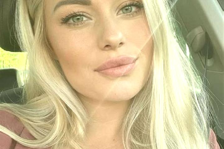 Emma, 33, a blonde hazel-eyed middle eastern companion based in Vidreres. Offering Domination, GFE, OWO. Available for incall and outcall, day and evening da...
