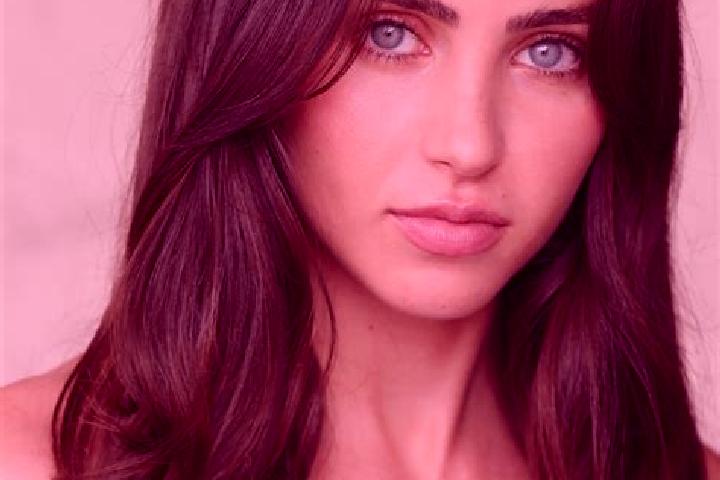 Emma, 33, a brunette brown-eyed indian companion based in Bentley Park. Offering Girlfriend Experience, Duos, A-Level, Erotic Massage. Available for incall a...