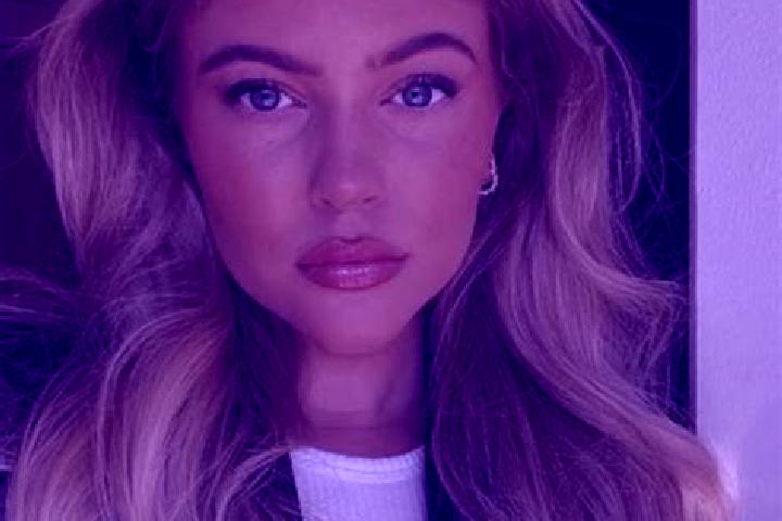 Emma, 33, a dark blonde dark-eyed middle eastern companion based in Colinas del Sol. Offering GFE, Overnight, BDSM, Dinner Date, Tantra. Available for incall...