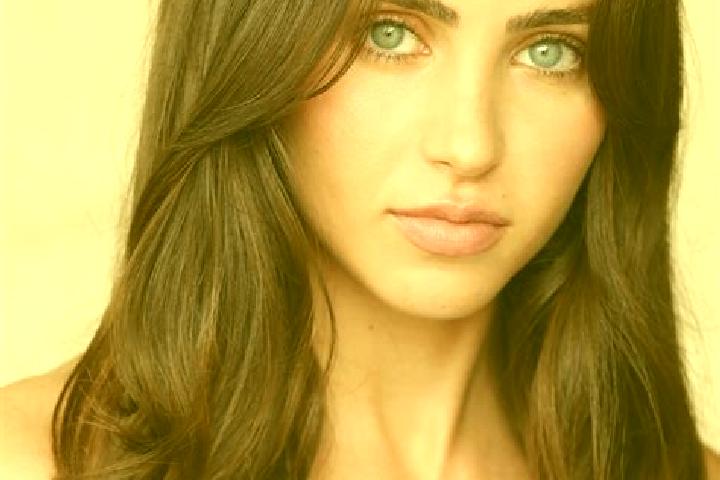 Emma, 33, a red dark-eyed latina companion based in Dimona. Offering Fetish, Roleplay, CIM, 69. Available for incall and outcall, overnight bookings available.