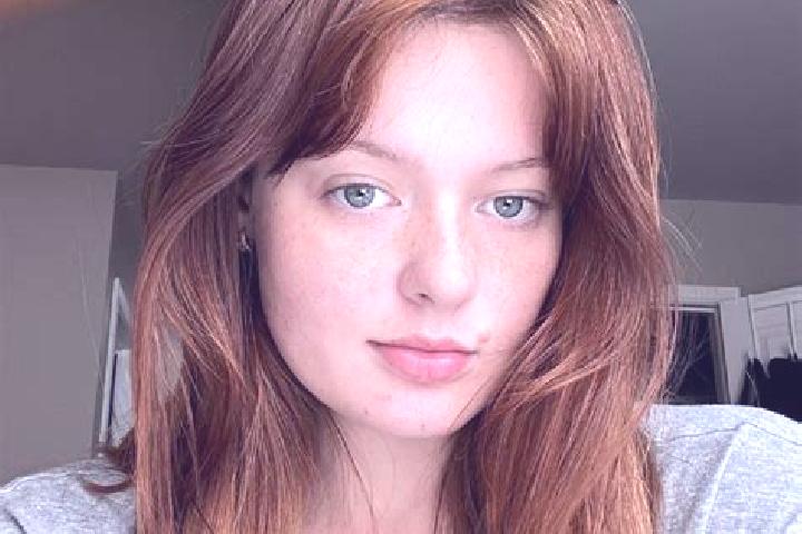Emma, 33, a red green-eyed european companion based in Ciuperceni. Offering CIM, Dinner Date. Available for incall and outcall, day and evening dates.