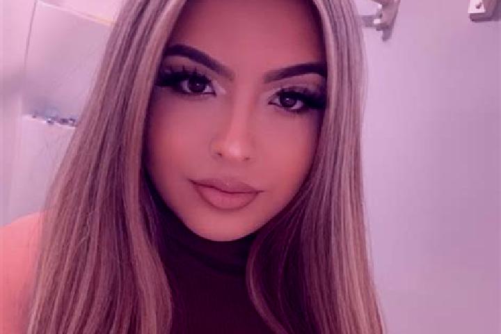 Emma, 34, a blonde dark-eyed latina companion based in Pray. Offering 69, Overnight, Domination, OWO. Available for incall and outcall, overnight bookings av...