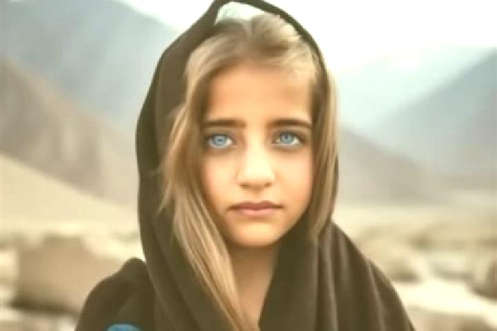 Emma, 34, a blonde dark-eyed middle eastern companion based in Los Algarrobos. Offering OWO, Couples, Erotic Massage, CIM, Travel Companion. Available for in...