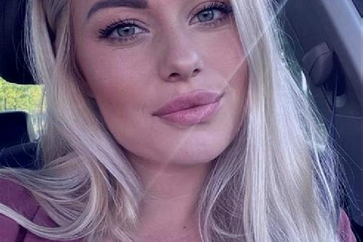 Emma, 34, a blonde hazel-eyed middle eastern companion based in Tlilapan. Offering Travel Companion, Couples, Massage, Roleplay. Available for incall and out...