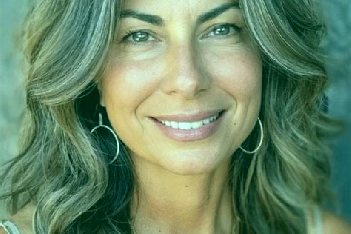 Emma, 34, a brunette grey-eyed latina companion based in Villores. Offering Striptease, Duos, Travel Companion. Available for incall and outcall, overnight b...