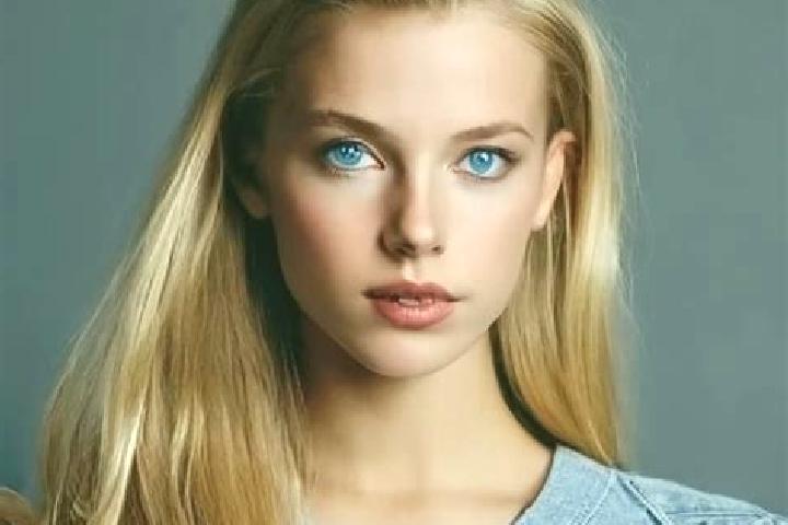 Emma, 34, a dark blonde blue-eyed middle eastern companion based in Wallern an der Trattnach. Offering Travel Companion, Roleplay, Fetish. Available for inca...