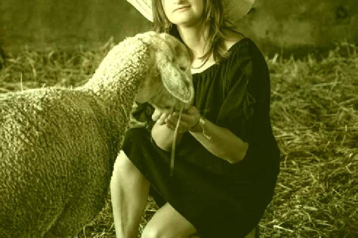 Emma, 34 — Escort in Noyers-Pont-Maugis, France