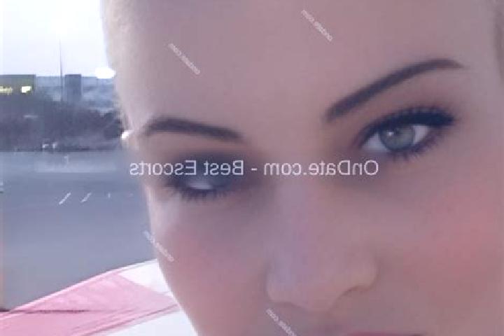 Emma, 34 — Escort in Rumney, United States