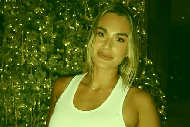 Emma, 34 — Escort in Tyret Pervaya, Russia