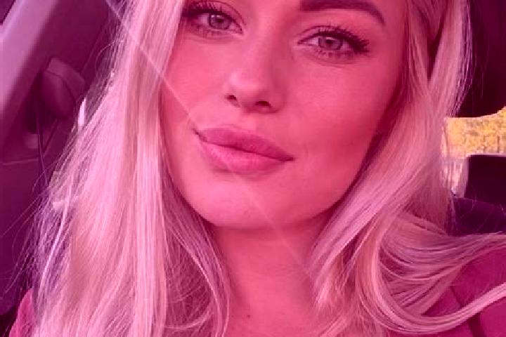 Emma, 35, a blonde hazel-eyed ebony companion based in Siaulenai. Offering A-Level, Duos, BDSM. Available for incall and outcall, day and evening dates.
