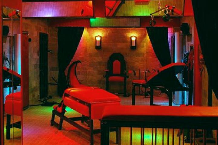 Emma, 35, a red green-eyed caribbean companion based in Visaginas. Offering Overnight, BDSM, Roleplay, Striptease. Available for incall and outcall, overnigh...
