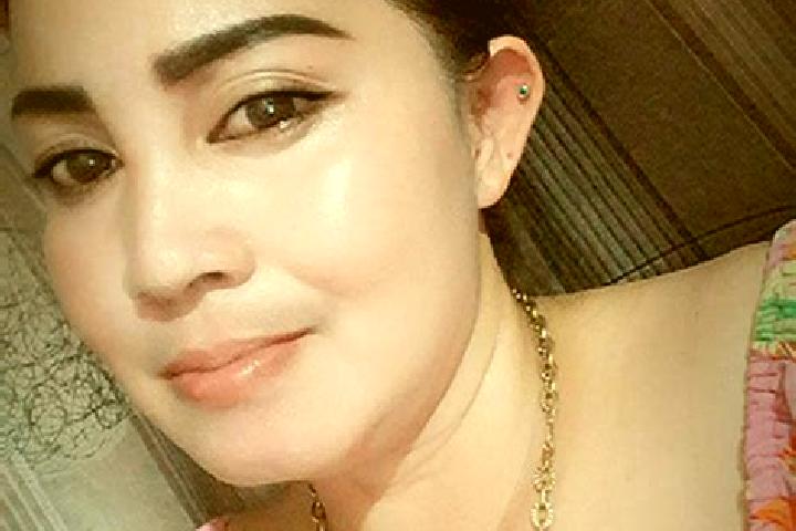 Emma, 35 — Escort in Cinagrog Girang, Indonesia