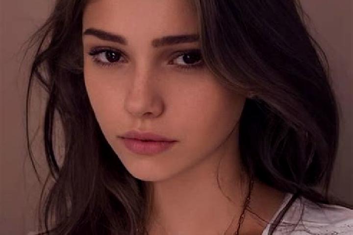 Emma, 36, a chestnut brown-eyed slavic companion based in Tarnita. Offering Overnight, Party Girl, Duos, Erotic Massage, 69. Available for incall and outcall...