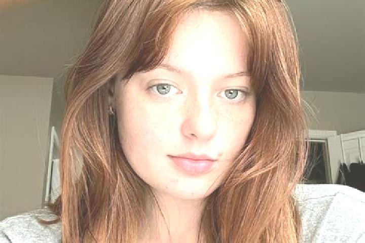 Emma, 36, a red green-eyed european companion based in Tanjungkerta. Offering Dinner Date, Duos, A-Level. Available for incall and outcall, overnight booking...