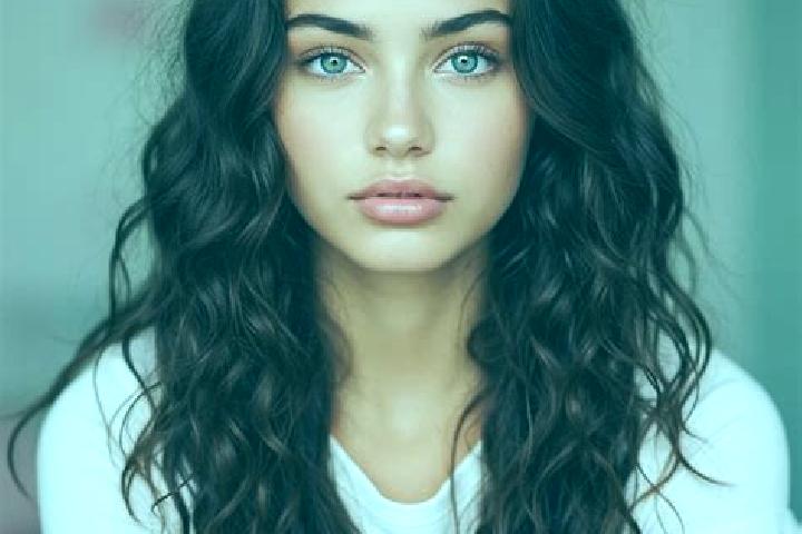 Emma, 37, a auburn amber-eyed mediterranean companion based in Quogue. Offering Massage, Erotic Massage, Travel Companion, BDSM. Available for incall and out...