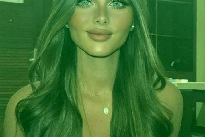 Emma, 37, a brunette dark-eyed indian companion based in Emporeios. Offering A-Level, 69, Travel Companion. Available for incall and outcall, overnight booki...