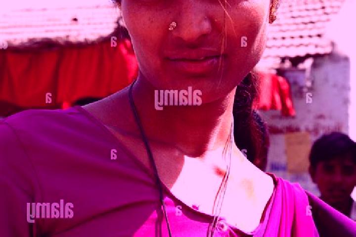 Emma, 37, a red green-eyed indian companion based in Bangued. Offering GFE, OWO. Available for incall and outcall, day and evening dates.