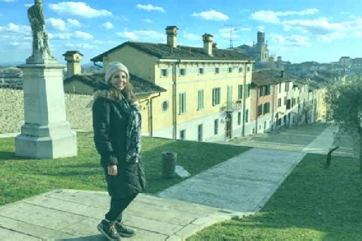 Emma, 37 — Escort in Castiglione delle Stiviere, Italy