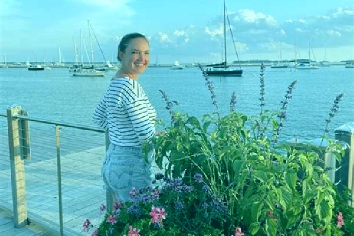 Emma, 37 — Escort in Sag Harbor, United States