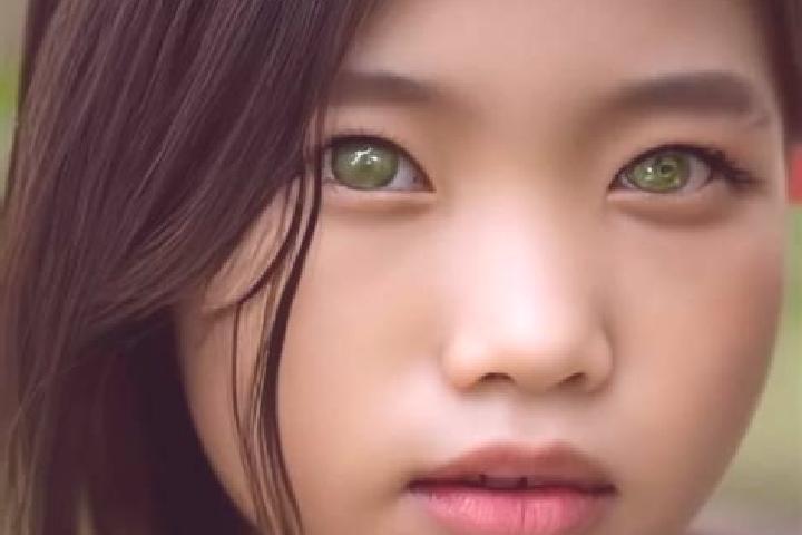 Emma, 38, a auburn green-eyed asian companion based in Nar Nar Goon. Offering Striptease, 69, OWO, BDSM. Available for incall and outcall, day and evening da...