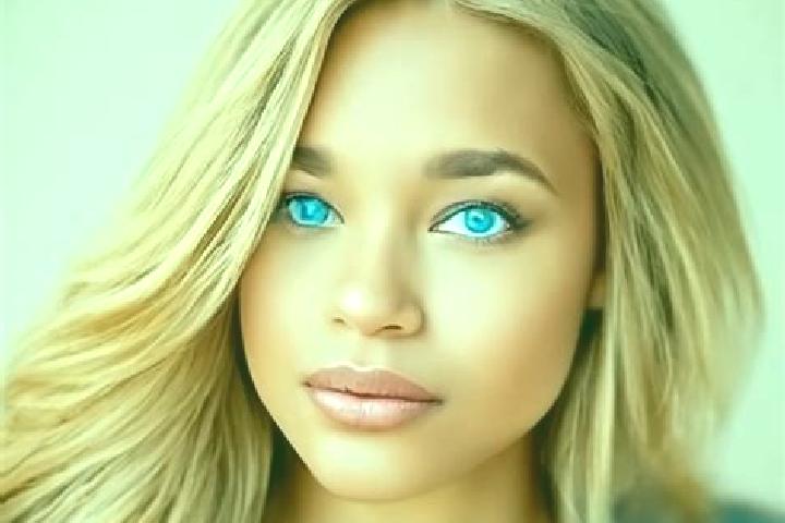 Emma, 38, a dark blonde blue-eyed latina companion based in Takasaki. Offering Overnight, BDSM, Domination, Prostate Massage. Available for incall and outcal...