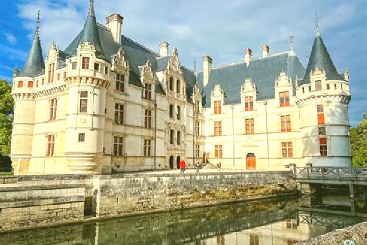 Emma, 38 — Escort in Azay-le-Rideau, France