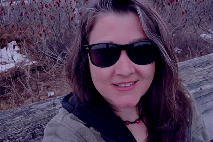 Emma, 38 — Escort in Cache Bay, Canada