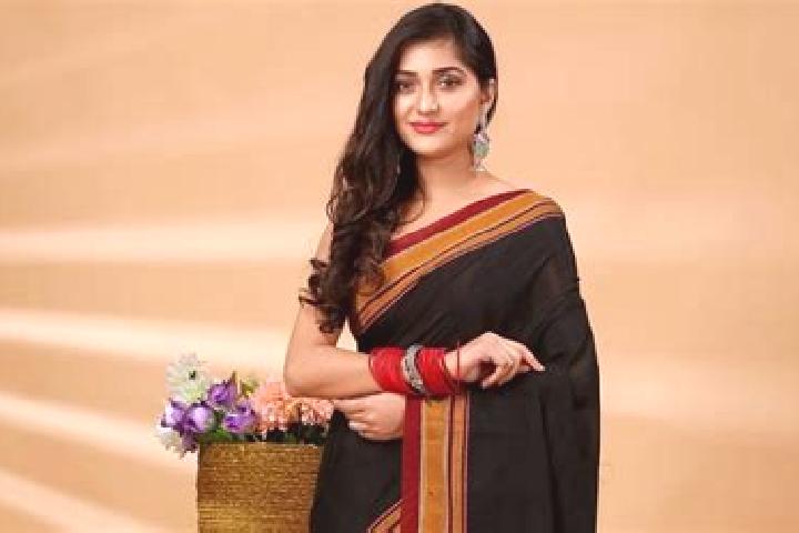Emma, 38 — Escort in Ilkal, India